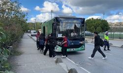 Arnavutköy'de öğrencilerin okul yolculuğuna ücretsiz elektrikli araç desteği