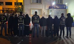 Zeytinburnu'nda trafikte araçlarından inip kavga ettiler