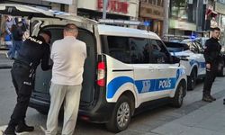 Yürüyen kadının fotoğraflarını çektiği iddiasıyla tutuklandı