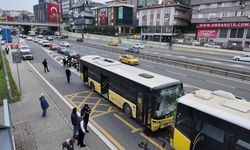Üsküdar'da 2 İETT otobüsü çarpıştı