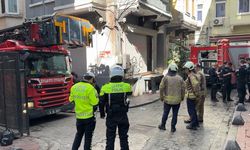 Beyoğlu’nda binanın ikinci katı alevlere teslim oldu