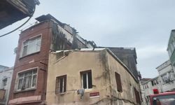 Aksaray’da terasta çıkan yangın bitişik binaya sıçradı