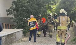 Kadıköy'de 8 katlı binada yangın; mahsur kalanlar var