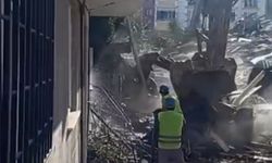 Küçükçekmece’de 7 katlı bina yıkım sırasında çöktü