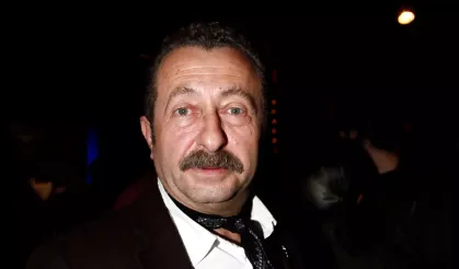 Alkollü araç kullanan Erkan Can, Ümraniye'de kaza yaptı: Oyuncunun kaza sonrası hali kameralara yansıdı...