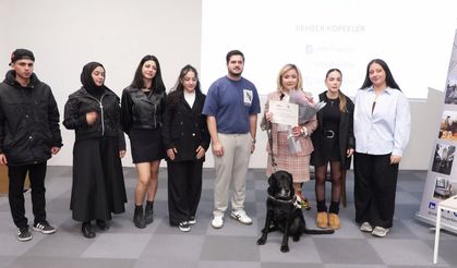 Rehber köpek Kara, üniversite öğrencileriyle bir araya geldi