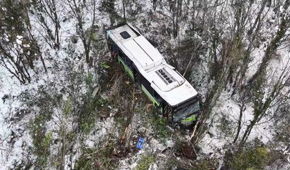 Karatepe’de can pazarı: Otobüs şarampole devrildi!
