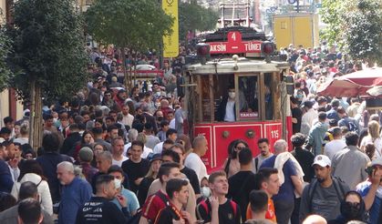 İstanbul’un sokak tatları damak çatlatıyor