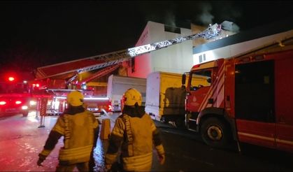 2 katlı mobilya mağazasında yangın