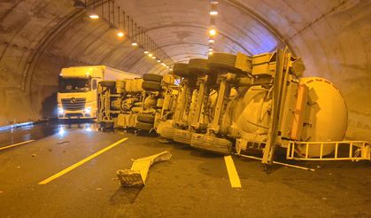 Çatalca'da tünelde tanker devrildi