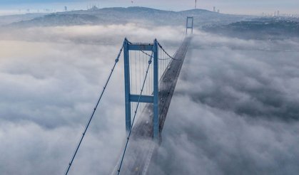 İstanbul Boğazı sis altında