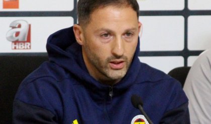 Tedesco, futbolcular ve taraftarla vedalaştı