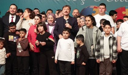 Otizmli çocuklar sahne aldı