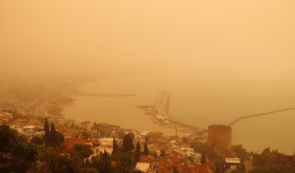Çöl tozu görüş mesafesini düşürdü