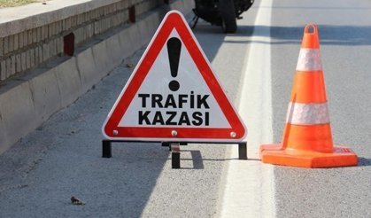 Avcılar’da yayaya çarpan araç inşaat alanına daldı