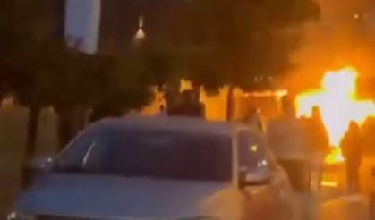 Sancaktepe’de park halindeki otomobil alev alev yandı