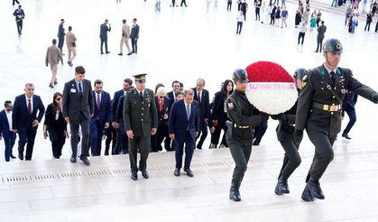 Başkan Özbek, kurullarıyla birlikte Anıtkabir’i ziyaret etti