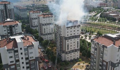 Küçükçekmece'de bina yangını