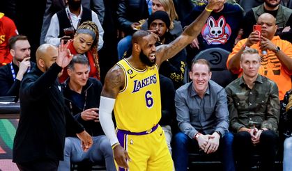 LeBron James, NBA'de 4. farklı takımda forma giyecek