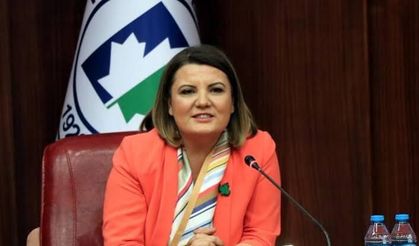 İzmit Belediye Başkanı Fatma Kaplan Hürriyet, görevden uzaklaştırıldı
