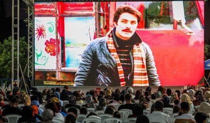 Esenler Belediyesi vatandaşları yazlık sinemada buluşturuyor