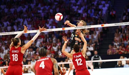 Millilerden CEV Avrupa Şampiyonası'nda 4'te 4