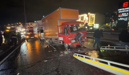 Avcılar'da 4 aracın karıştığı zincirleme kaza