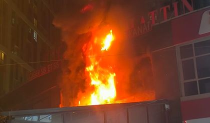 Esenyurt'ta iki katlı iş yerinde yangın: 1 yaralı