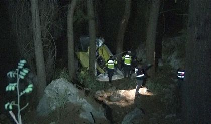 Araç 50 metrelik uçuruma yuvarlandı