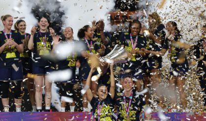 Şampiyon Fenerbahçe Tarfin, kupasını aldı