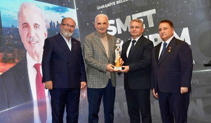 Ümraniye Belediye Başkanı'na ‘İstanbul’da Yılın Belediye Başkanı’ ödülü