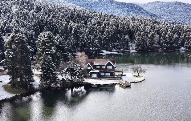 Gölcük Tabiat Parkı’nda kış güzelliği