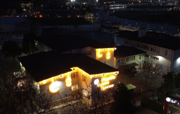 Okullar Ramazan için ışıklandırıldı