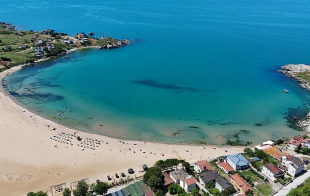 Mavi bayraklı plajlar tatilcileri bekliyor