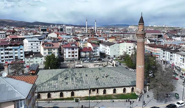 Ulu Cami'nin eğri minaresi restore edilecek