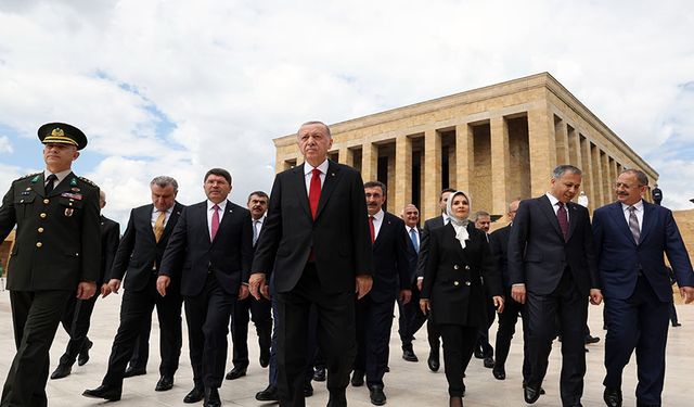 Cumhurbaşkanı Erdoğan ve yeni kabine Anıtkabir'de: Şahlanış döneminin başlangıcı olacak!
