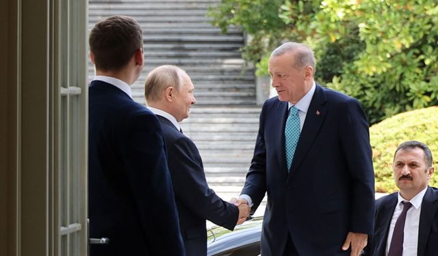 Putin, Cumhurbaşkanı Erdoğan'ı kapıda karşıladı