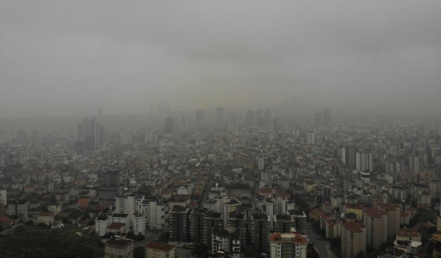 Anadolu Yakası'nda sis etkili oluyor: İşte İstanbul'u kaplayan sis tabakasının görüntüsü...