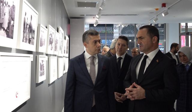 Beyoğlu’nda Atatürk’ün fotoğraflarından oluşan “Efendiler” sergisi açıldı