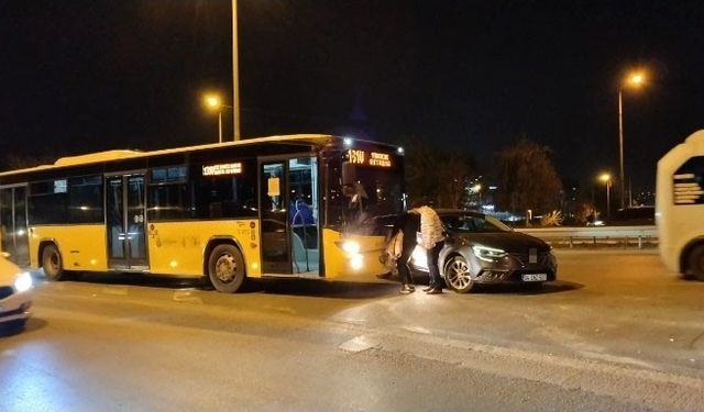Kartal'da hatalı şerit değiştiren araç İETT otobüsüne çarptı