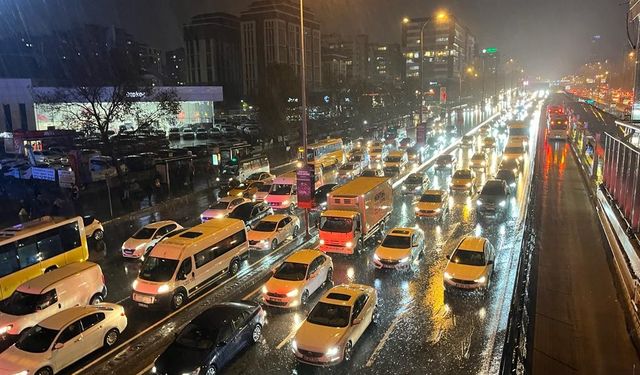 İstanbul’da trafik yüzde 87’ye ulaştı