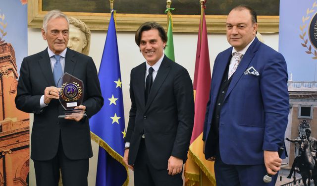 Mehmet Büyükekşi ve Montella'ya 'Mükemmeliyet' ödülü