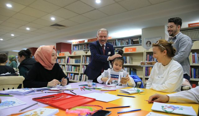 Başkan Atila Aydıner, Bayrampaşa’ya 70 bin kitaplı 11 kütüphane kazandırdı