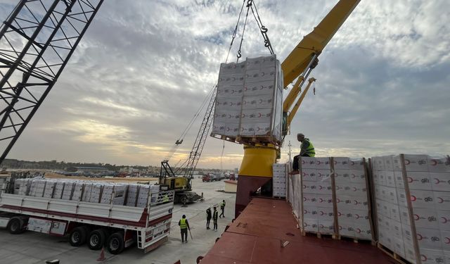 Kızılay’ın 2’nci yardım gemisi Gazze’ye ulaştı 