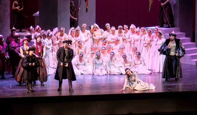 2. Mehmet operası izleyicilerle buluştu