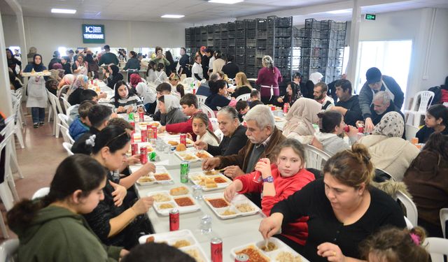 6 Şubat depremlerinin yıl dönümünde 30 bin kişiye taziye yemeği