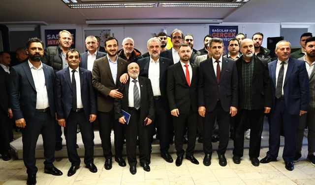 Bağcılar'da Gelecek Partisi'nden istifa eden 50 kişi AK Parti'ye katıldı