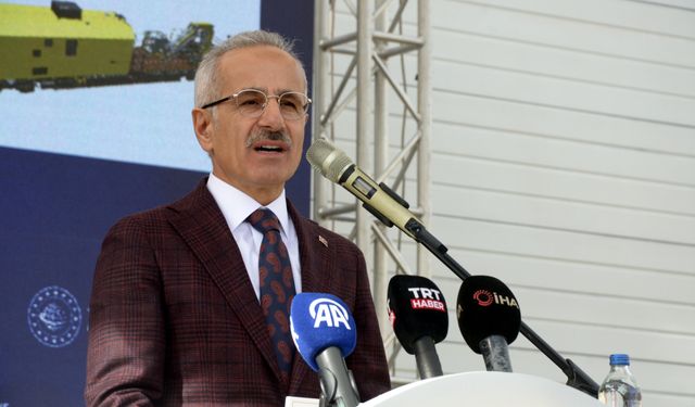 Bakan Uraloğlu: Ankara-İstanbul Süper Hızlı Tren Hattı'nın ön proje çalışmalarını tamamladık