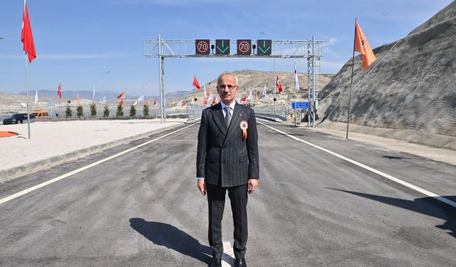 Bakan Uraloğlu: “Ankara-İstanbul yeni otoyolu, Ankara-İstanbul Süper Hızlı Treni proje çalışmalarına başladık”