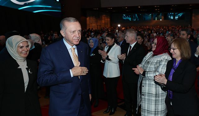 Erdoğan: Kadınlar lehine pozitif ayrımcılık yapılmasını anayasa kuralı haline getirdik